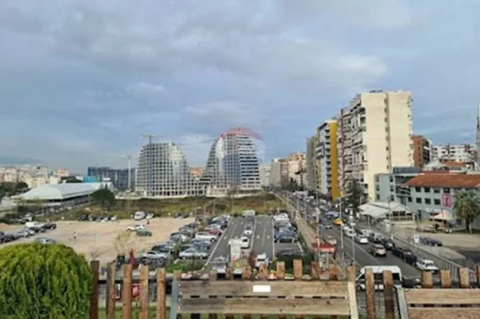 Tirane, jepet me qera zyre , 140 m² 1.300 € 