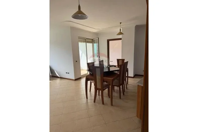 Tirane, jepet me qera zyre , 140 m² 1.300 € 