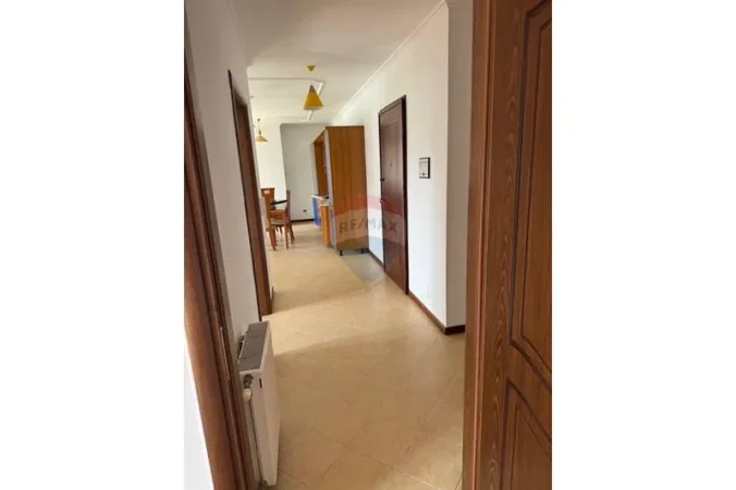 Tirane, jepet me qera zyre , 140 m² 1.300 € 