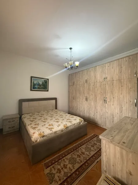 Tirane, jepet me qera shtepi 2+1 Kati 2, 85 m² 500 € (Fusha e Aviacionit)