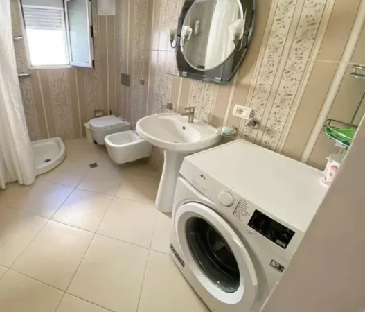 Tirane, jepet me qera apartament 1+1 Kati 4, 60 m² 550 € (Rruga Mine Peza, Tirane.)