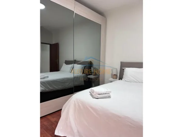 Tirane, shes apartament 2+1 Kati 10, 197 m² 600.000 € (bllok)