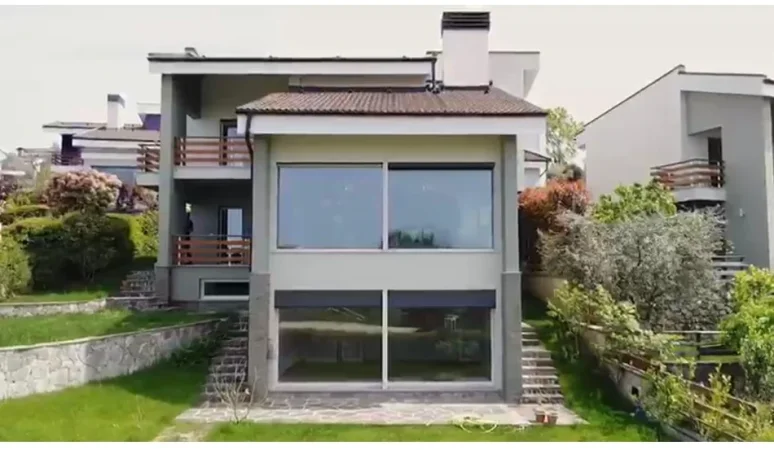 🏡 Vilë Luksoze për Shitje – Rolling Hills 1 | Pranë Tirana East Gate (TEG)