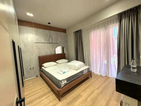 Tirane, shitet apartament 2+1+Aneks+Ballkon Kati 5, 170 m² 481.000 €