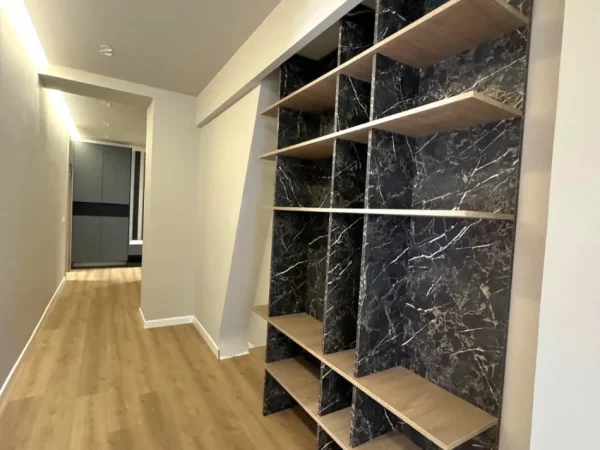 Tirane, shitet apartament 2+1+Aneks+Ballkon Kati 5, 170 m² 481.000 €