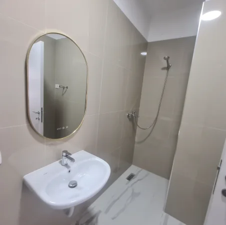 Tirane, jap me qera apartament 3+1+Ballkon Kati 2, 115 m² 530 € (UNIVERS CITY)