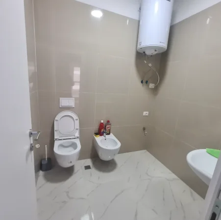 Tirane, jap me qera apartament 3+1+Ballkon Kati 2, 115 m² 530 € (UNIVERS CITY)