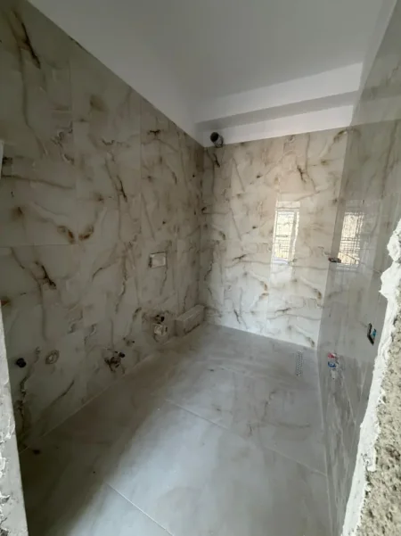 Tirane, shitet apartament 1+1+Ballkon , 92 m² 170.920 € (Tregu i ri Elektrik)