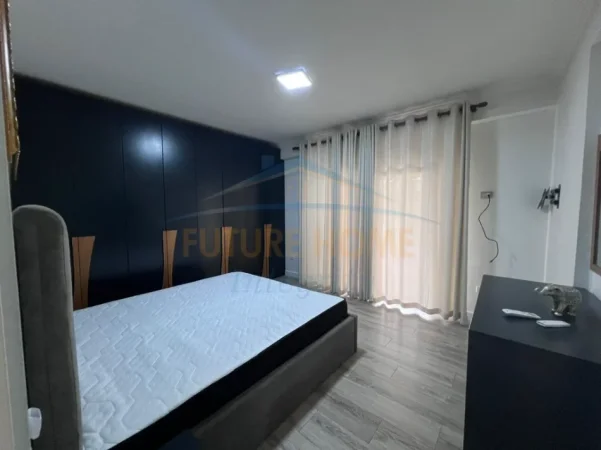 Tirane, jepet me qera apartament 3+1+2,  Kati 1, 112 m² 1.000 € (Rruga Siri Kodra)