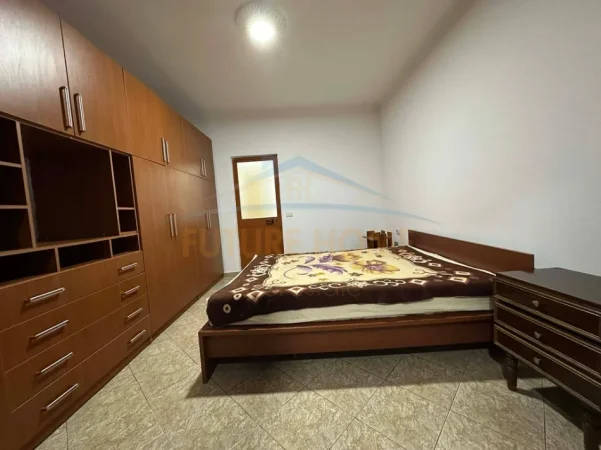 Tirane, jepet me qera apartament 2+1 Kati 7, 98 m² 450 € (Unaza e Re)