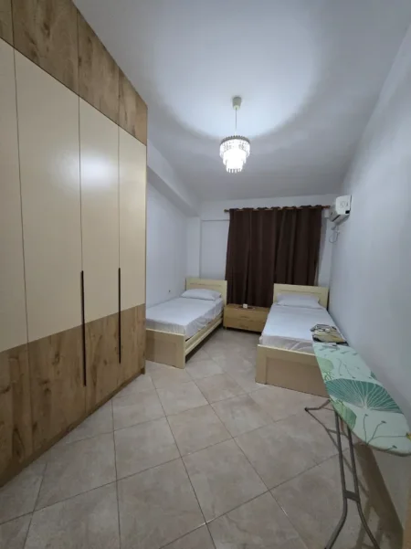 Tirane, jepet me qera apartament 1+1 Kati 5, 61 m² 400 € (Fresku)