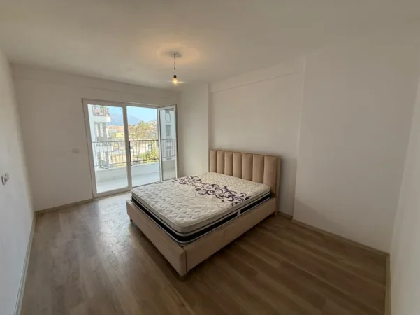 Tirane, jepet me qera apartament 1+1 Kati 2, 98 m² 