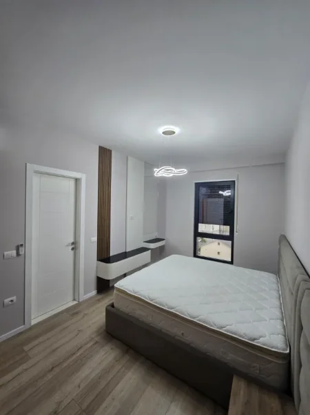 Tirane, shitet apartament 2+1 Kati 8, 102 m² 270.000 € (Porcelan)