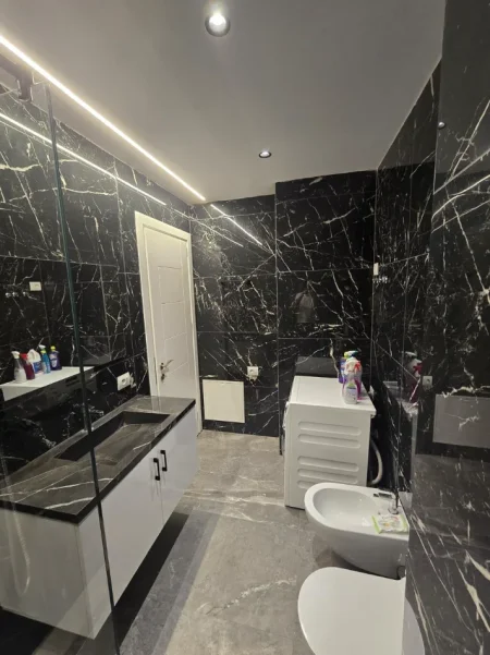 Tirane, shitet apartament 2+1 Kati 8, 102 m² 270.000 € (Porcelan)