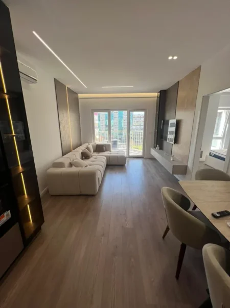 Tirane, jepet me qera apartament 2+1 Kati 5, 80 m² 900 € (Zogu i Zi)