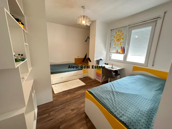 Tirane, jepet me qera apartament 2+1 Kati 7, 1.300 € 