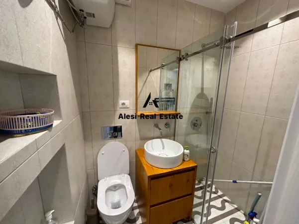 Tirane, jepet me qera apartament 2+1 Kati 7, 1.300 € 