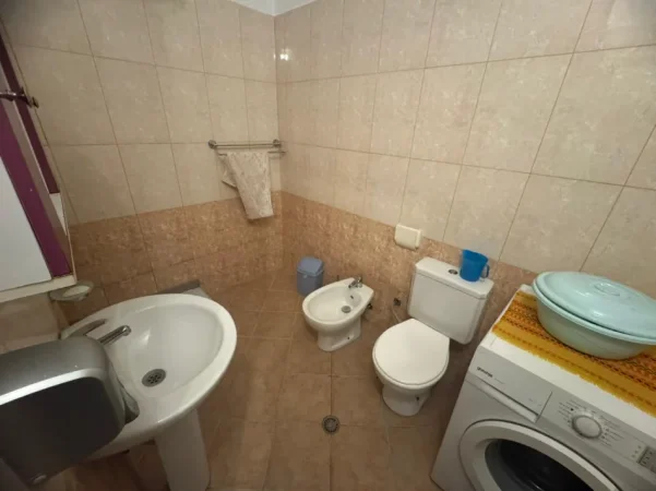 Tirane, jepet me qera apartament 2+1 Kati 1, 123 m² 500 € (Astir)