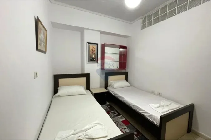 Vlore, jepet me qera apartament 2+1 , 80 m² 500 € (TRANSBALLKANIKE, VLORË)