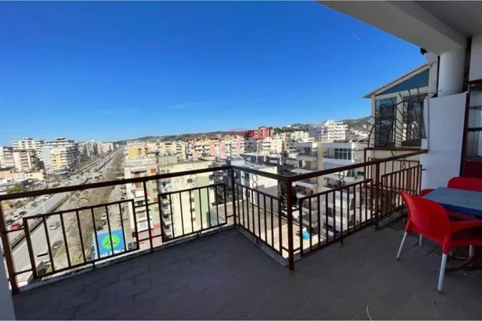 Vlore, jepet me qera apartament 2+1 , 80 m² 500 € (TRANSBALLKANIKE, VLORË)