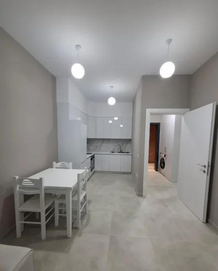 Tirane, jepet me qera apartament 1+1 Kati 6, 60 m² 600 € (Residenca Henke)