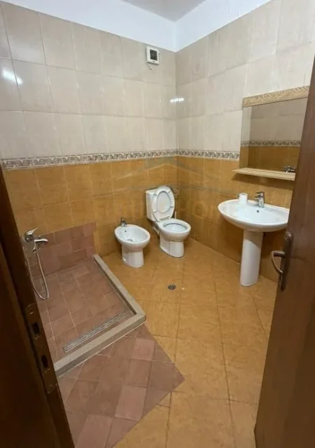 Qera, Apartament 2+1+2, Rruga e Kosovarëve, Tiranë