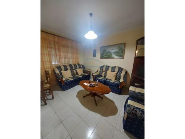 Tirane, shitet apartament 1+1 Kati 5, 50 m² 100.000 € (Ali Demi)