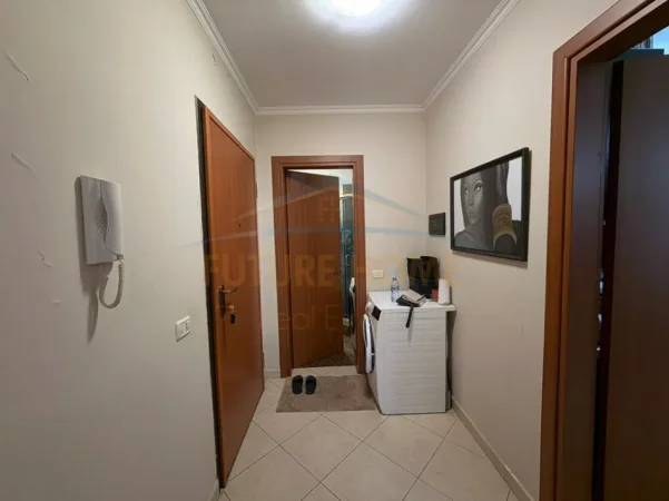 Tirane, shitet apartament 1+1 Kati 4, 88 m² 123.186 € (Restorant Fresku, prane Rossmann Lala)