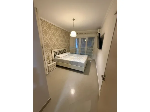 Tirane, jepet me qera apartament 2+1 Kati 7, 73 m² 850 € (Forsina plaku)