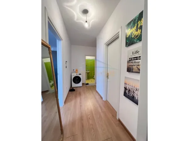 Tirane, shitet apartament 1+1 Kati 8, 71 m² 123.000 € (Kompleksi Fratari, Unaza e Re)