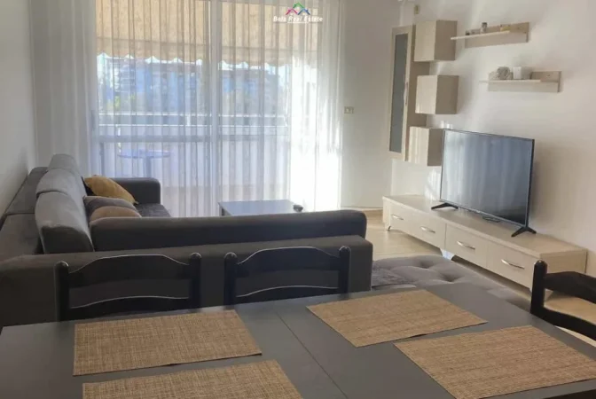 Tirane, jepet me qera apartament 1+1 Kati 4, 72 m² 729 € (kopshti botanik)