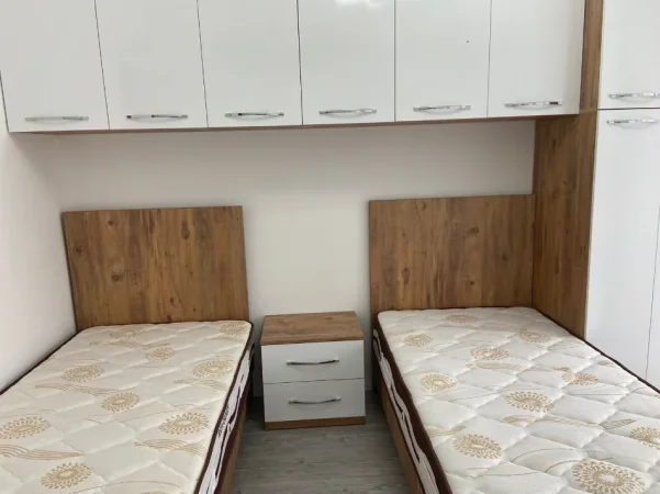 Tirane, jepet me qera apartament 2+1+Ballkon Kati 1, 86 m² 700 € (RRUGA E KAVAJES)