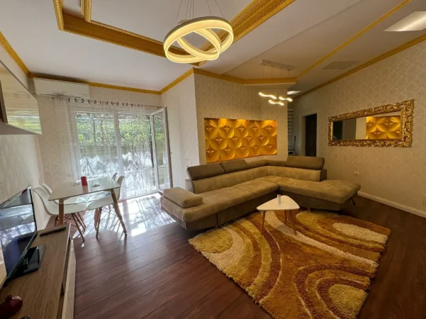 Tirane, jepet me qera apartament 2+1 Kati 1, 130 m² 800 € (Liqeni i Thate)