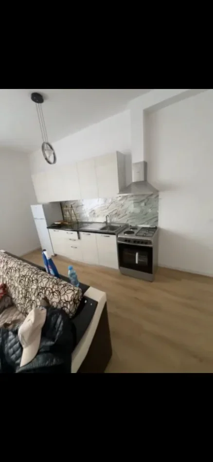 Tirane, jepet me qera apartament 2+1 Kati 1, 110 m² 700 € (BULEVARDI I RI)