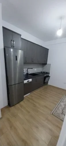 Tirane, jepet me qera apartament 1+1+Ballkon Kati 6, 60 m² 400 € (Univers City)