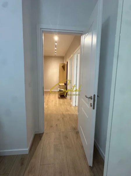 Tirane, jepet me qera apartament 2+1 Kati 2, 85 m² 900 € (MYSLYM SHYRI)