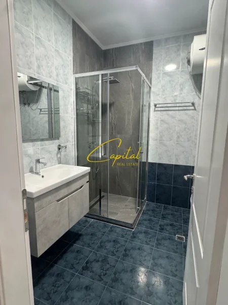 Tirane, jepet me qera apartament 2+1 Kati 2, 85 m² 900 € (MYSLYM SHYRI)