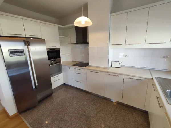 Jepet me qera apartament 2+1+Aneks+Ballkon Kati 2, 112 m² 899 € The Touch of Sun  (Rruga Ibrahim Shalqizi)