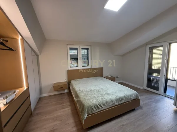 Tirane, jepet me qera apartament Kati 3, 100 m² 900 € (Qyteti Studenti)
