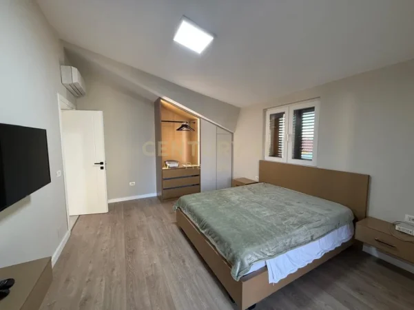 Tirane, jepet me qera apartament Kati 3, 100 m² 900 € (Qyteti Studenti)