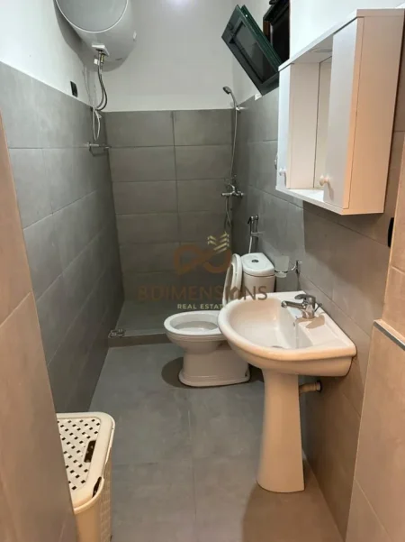 Tirane, jepet me qera garsonier 1+1 Kati 1, 45 m² 450 € (don bosko)