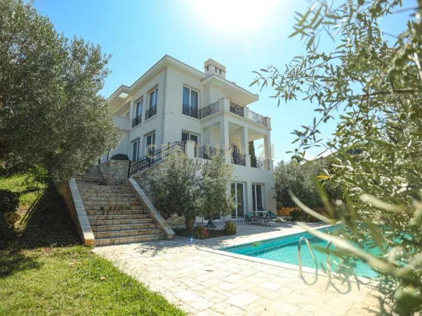 Tirane, jepet me qera ambjent biznesi Kati 3, 774 m² 4.200 € (Liqeni Thate)