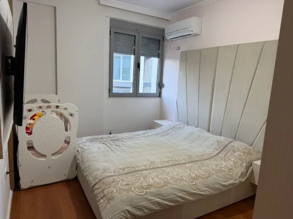 Tirane, jepet me qera apartament 2+1 Kati 5, 94 m² 750 € (Liqeni i Thate)