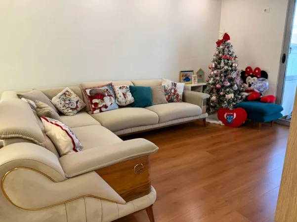 Tirane, jepet me qera apartament 2+1 Kati 5, 94 m² 750 € (Liqeni i Thate)