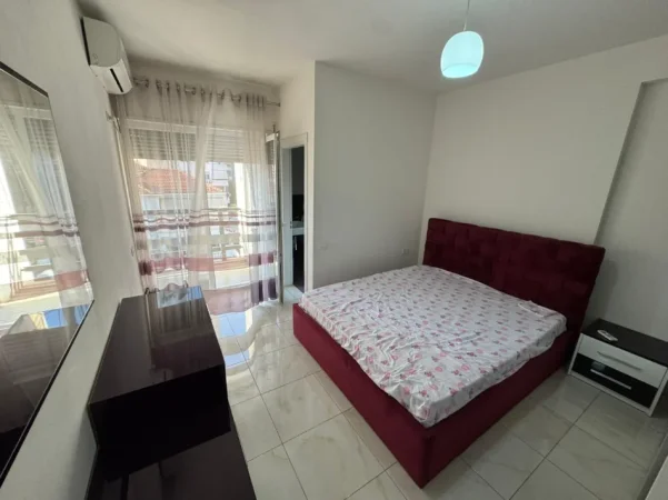 Tirane, jepet me qera apartament 2+1 Kati 2, 