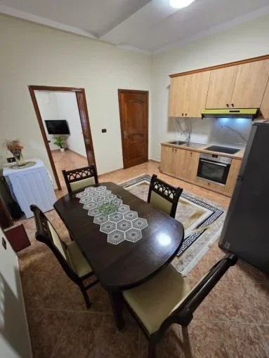 Tirane, jepet me qera apartament 1+1+Aneks Kati 2, 400 € (ish stacioni i trenit)