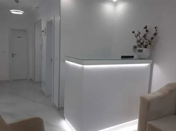 Tirane, jepet me qera zyre Kati 2, 50 m² 500 € (RRUGA E DIBRES)