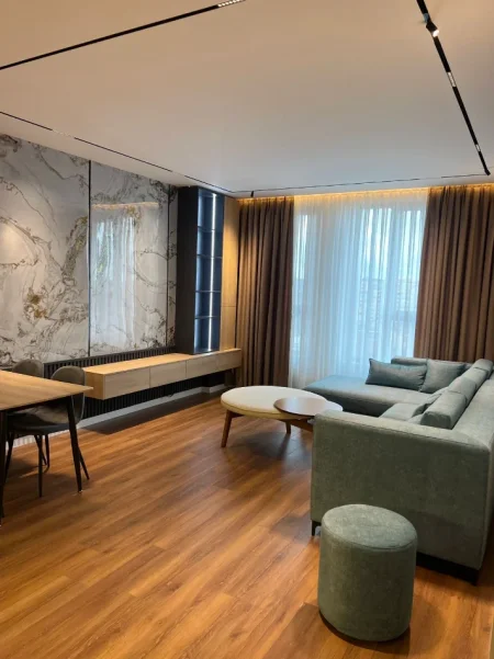 Tirane, jepet me qera apartament 1+1 Kati 7, 