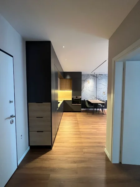 Tirane, jepet me qera apartament 1+1 Kati 7, 