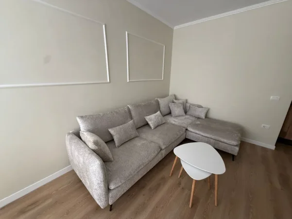 Tirane, jepet me qera apartament 1+1 Kati 2, 73 m² 400 € (Casa Italia)